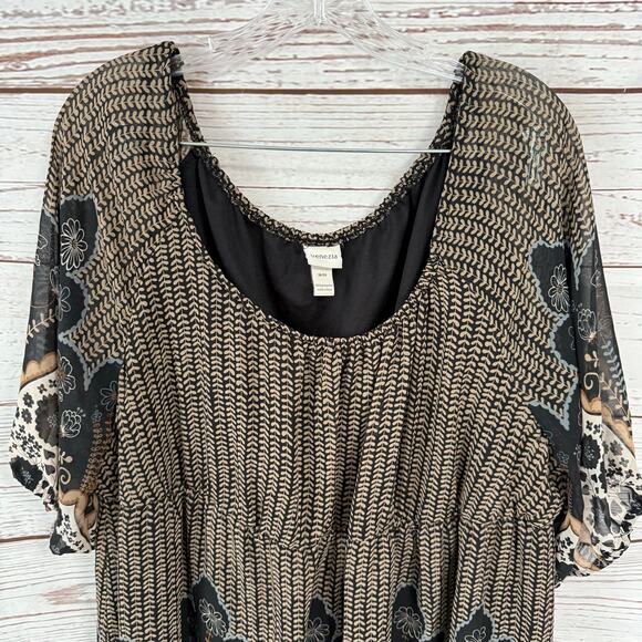 Venezia Women's Paisley Scoop Neck Top Size 18/20. - Picture 2 of 15